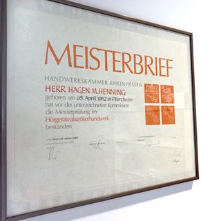 Meisterbrief von Michael Henning, Hörgeräteakustiker-Meister und Inhaber von Akustik Spezial, Hörgeräte Frankfurt